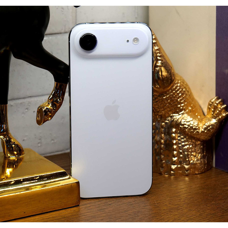 گوشی موبایل اپل iPhone 17 حافظه 256 گیگابایت نمای ۳